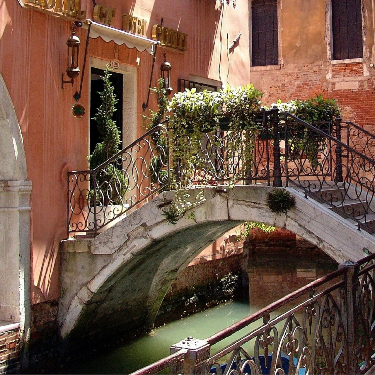 https://www.looptravelitaly.it/wp-content/uploads/2020/10/FOTO-2_new-1280x1280.png